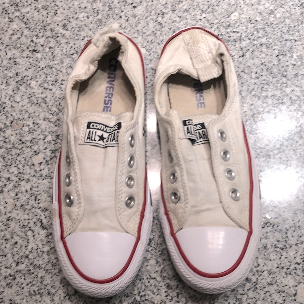 White converse. Previously own. Us size 6